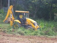 /album/galeria%20de%20fotos%3a%20casa%20da%20esperan%c3%a7a%20-%20comunidade%20trap%c3%aautica/limpeza-do-terreno-jpg/